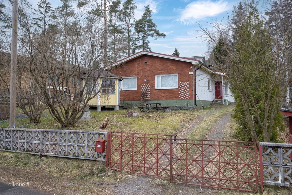 Julkisivu