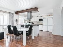 Ruokailutila-keittiö