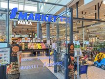 Kaupat ovat alle kilometrin päässä, Tässä S-market Pakila