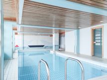 Talonyhtiössä on uima-allas ja sauna. Myös asukkaiden käytössä on kuntosali pientä maksua vastaan.