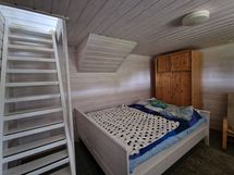 alakerran makuuhuone