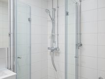 2026 valmistuvan linjasaneerauksen yhteydessä uusittu kylpyhuone.