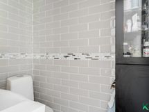 Yläkerran erillis wc