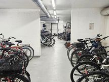 Tilava ulkoiluvälinevarasto
