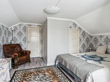 Yläkerran makuuhuone