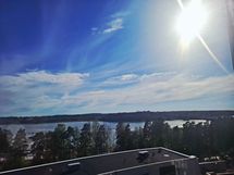 Näkymät parvekkeelta ja huoneista länteen.