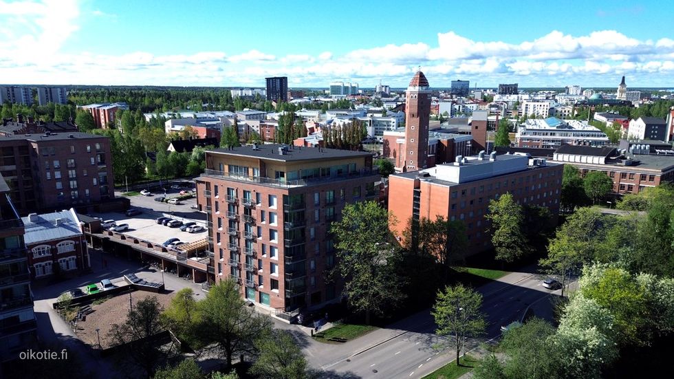 Julkisivu