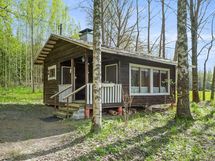 Mökki valmistui 1980-luvun alussa