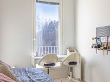 Yläkerran toinen makuuhuone