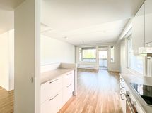 Saareke tuo lisää säilytys-sekä tasotilaa.