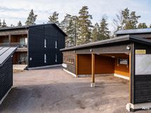 Oma autokatospaikka kuuluu hintaan