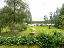 Näkymä kesämökin terassilta.