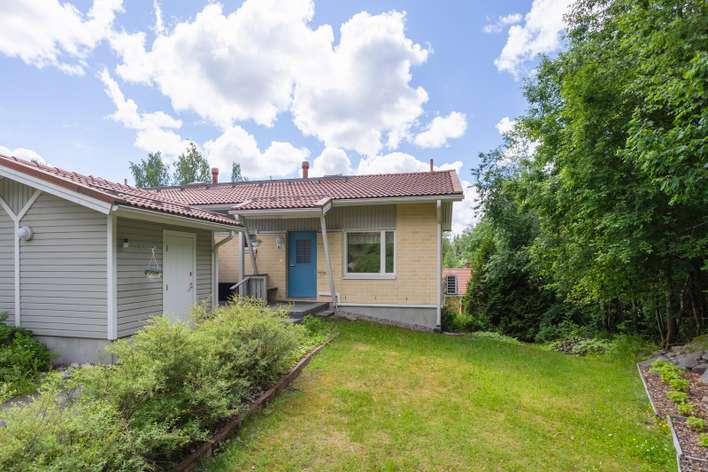 Rivitalo, 4h+k+kph/wc+khh/wc+kph/s+vh+lasit.parv+lasit-/avoter.+ulkovar, 107 m², Martti, Hyvinkää