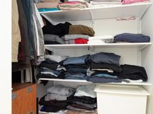 Makuuhuoneen yhteydessä on myös vaatehuone.