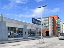 Lähellä palvelee mm. ruokakauppa.