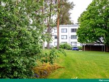 Pihapuistonäkymät parvekkeelta