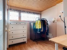 Yläkerran huone