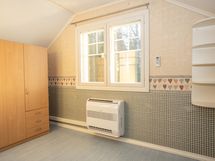 Yläkerrassa myös ilmalämpöpumppu