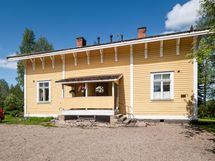 Julkisivua Granholmintieltä