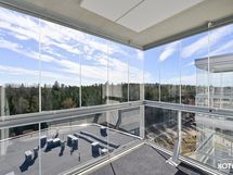 tilava lasitettu parveke