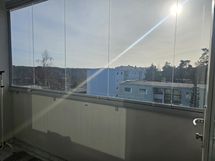 lasitettu parveke länsipuolella