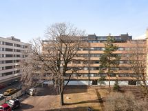 Parveke ja ikkunanäkymä