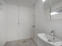 Toinen kylpyhuone uusittu