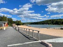 Hovirannan uimarannalle on reilun 1km matka asunnolta.