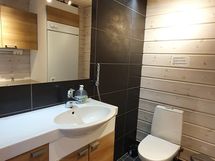 alakerran WC/kodinhoitoh.
