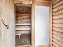 Saunaan kulku päärakennuksen terassilta