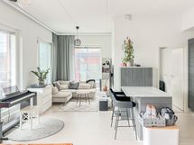 Upea ja tyylikäs 6. kerroksen koti, jonne suorastaan tulvii luonnonvaloa.