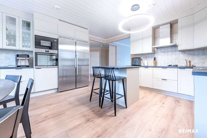 Omakotitalo, 4mh+2xoh+k+s,khh+kuntosali, 180/199 m², Anttila - View 3