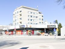 Lähikauppa ja bussipysäkki lähietäisyydellä