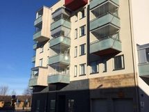 Julkisivu kadun puolelta