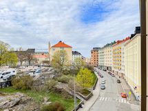 Makuuhuoneesta näkymät Pengerkadun suuntaan.