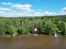 Taloyhtiön laituri