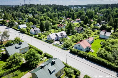 Omakotitalo, 10h, k, rt, tkh, khh, 3x kph, 4x wc, s, 2x askh, 5x vh, 272/326 m², Kivimaa - Näkymä 3