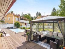 Terassi ja uima-allas