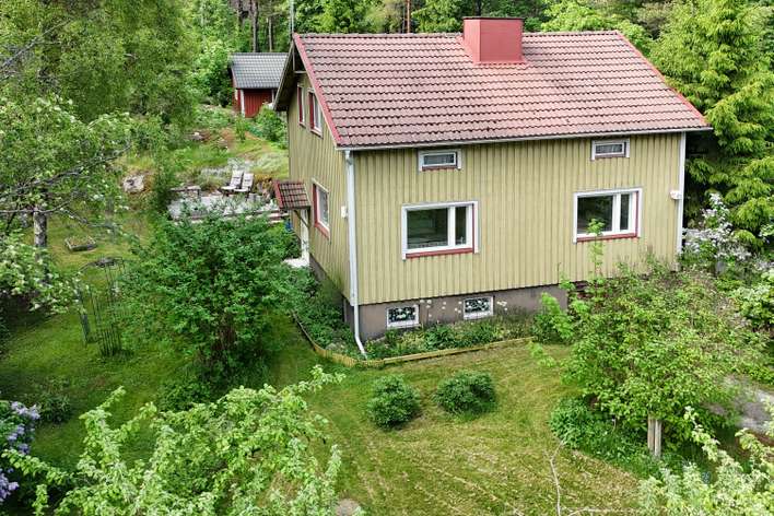 Omakotitalo, 4h+k+2wc+kph/s+pukuh+kuisti+tek.tila+v+at, 100/166 m², Pitkämäki, Turku