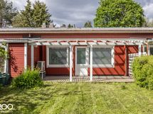 Takapihan julkisivua
