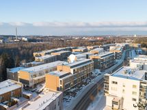 Julkisivu kadun puolelle