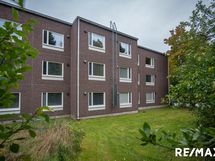 Julkisivu takapihan puolelta