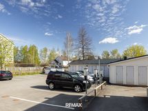 Parkkipaikat ja ulkovarastorakennus