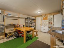 Askartelutila/varasto takana