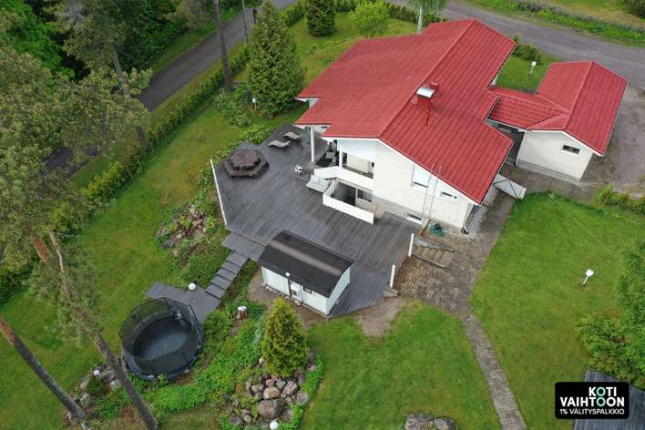 Omakotitalo, 5-7h, k, rt, khh, ph, s, 2wc, ak var., 124/183 m², Sopukka