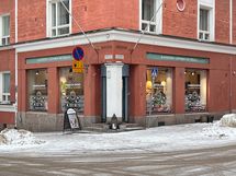 Alueella on hyvä tarjonta kahviloita, ravintoloita ja kivijalkaliikkeitä.