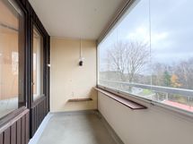 Laitetulta parvekkeelta on avarat näkymät kaakon suuntaan.