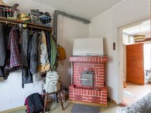 Alakerran huone 1