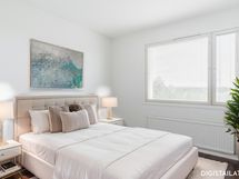 Eteisen viereinen huone