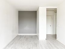 Alkovin mitat: 201cm x 159cm. Tähän mahtuu siis helposti isokin sänky.